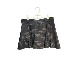 Athleta Women's Skort Size Medium Camouflage Design Multicolor